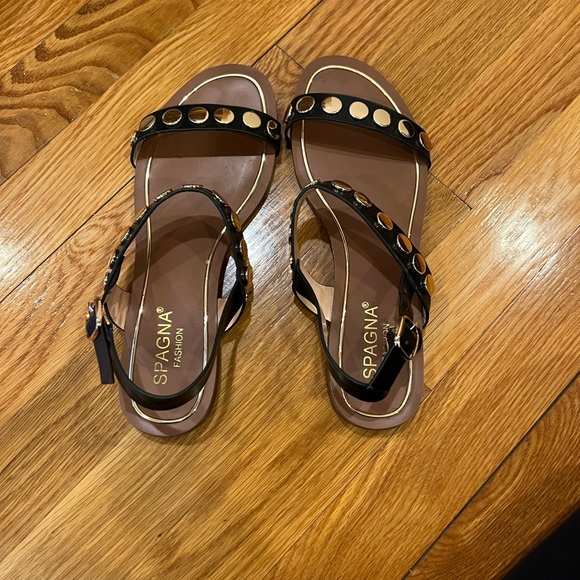 Women’s Black Gold Greek Gladiator Studded Sandals!! Size 36/US 6 - Picture 2 of 9